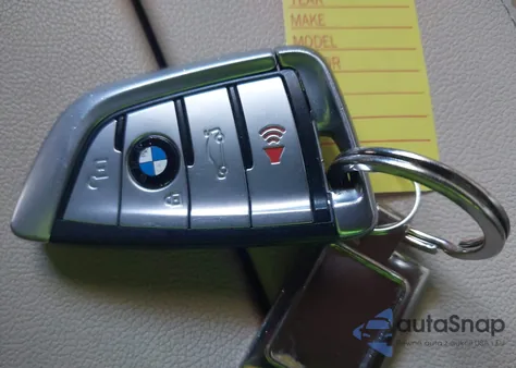 2020 BMW 530I xDrive z USA, uszkodzony, nr VIN WBAJR7C04LCD65430